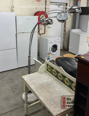 Lot 696