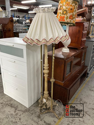 Lot 744