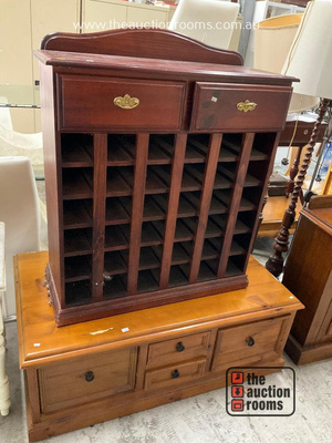 Lot 698