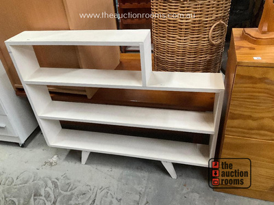 Lot 890