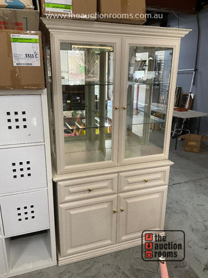 Lot 687