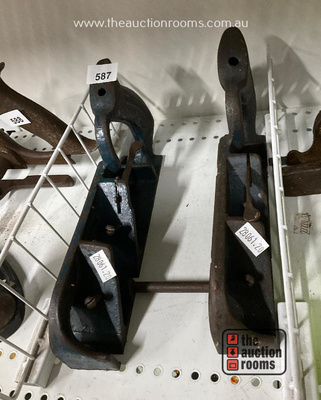 Lot 587