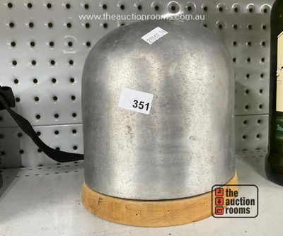 Lot 351