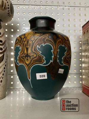 Lot 559