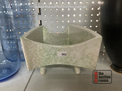 Lot 562