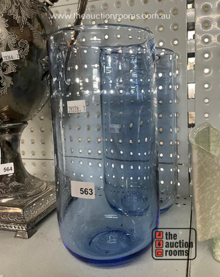 Lot 563