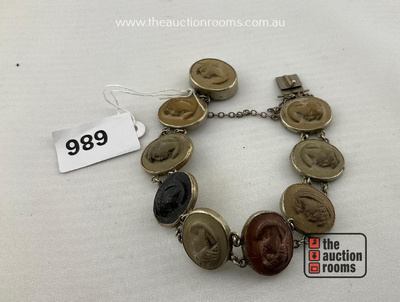 Lot 686