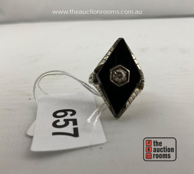Lot 657